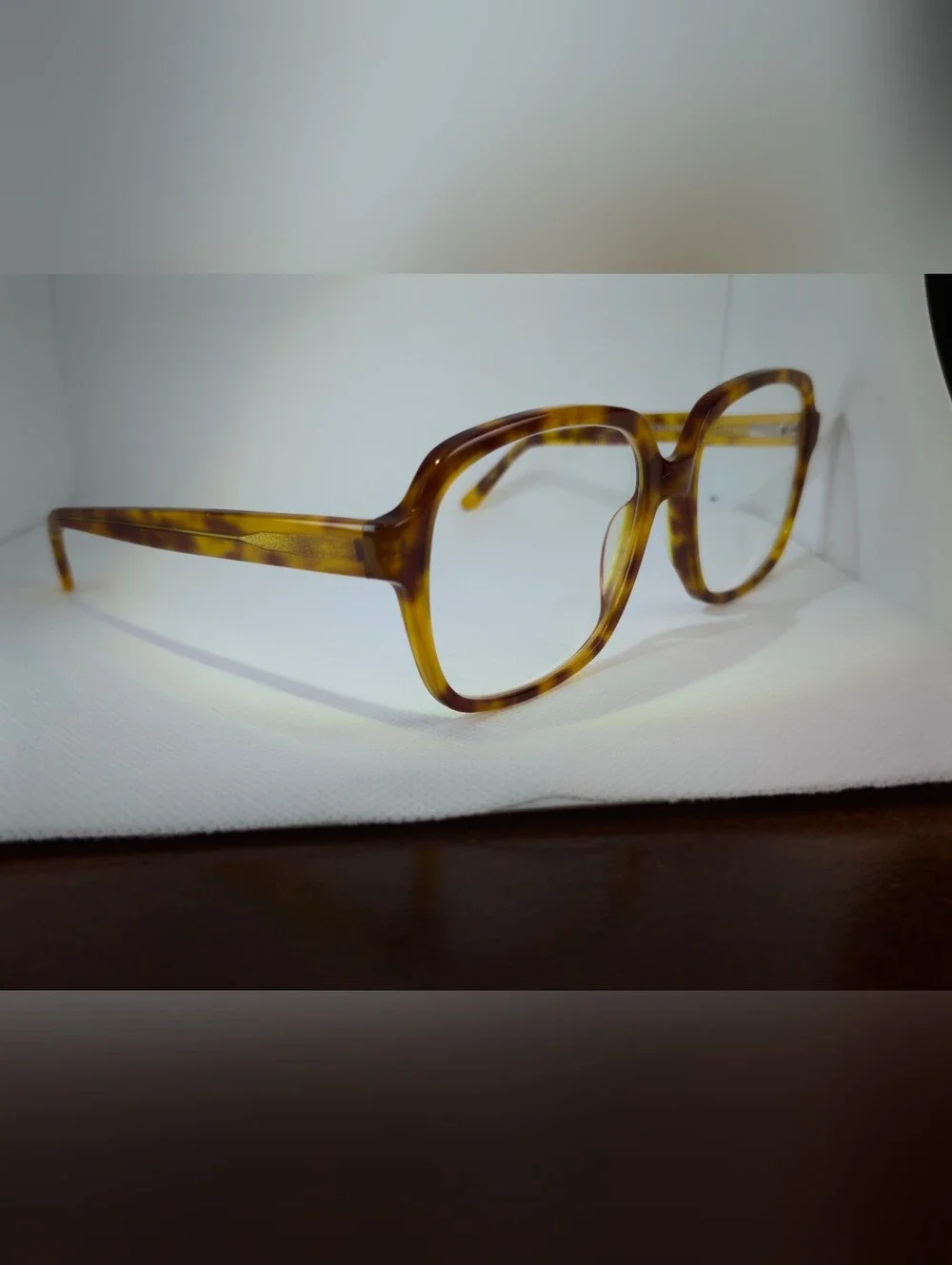 Tompkins. Tortoiseshell Square Fashion Glasses. European Style.